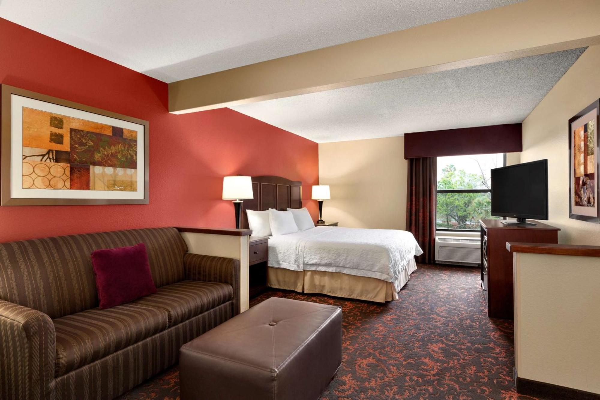 Hotel Hampton Willowbrook Mall