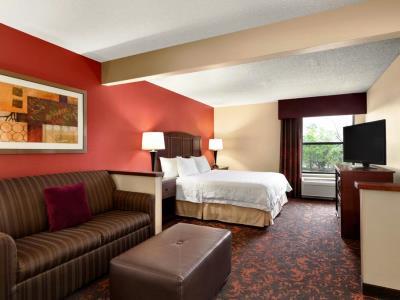 Hotel Hampton Willowbrook Mall